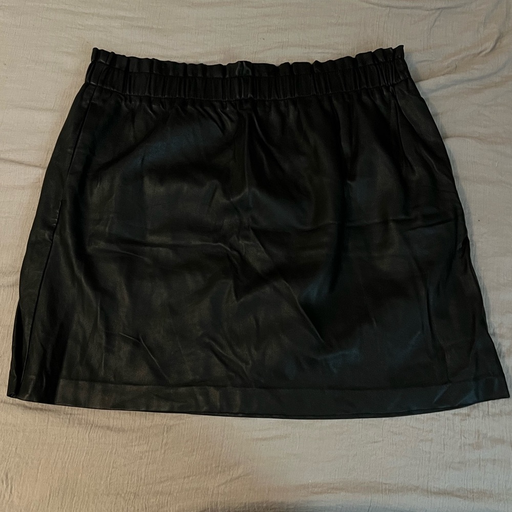 LOFT Black Mini Leather Skirt w/ Pockets